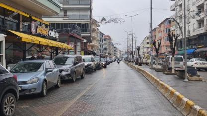 Vali Yolu Esnafına İmar Şoku! 97 Dükkan Mühürlendi: "Sarı Çizgi" Tartışması Büyüyor