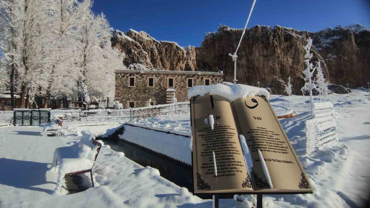 Van’da Kar Güzelliği: Şehir Beyaz Gelinliğini Giydi