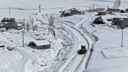 Van’da Kar Esareti Yerleşim Yeri Yollarının Büyük Bölümü Ulaşıma Açıldı