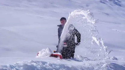 Erzurum’da Kar Esareti: Şehir Beyaza Gömüldü, Yaşam Durma Noktasına Geldi