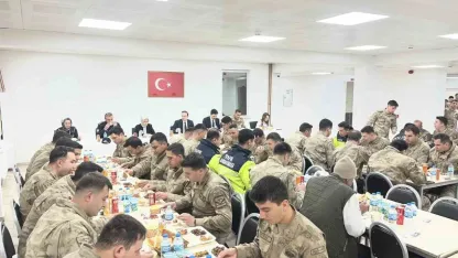 Digor Kaymakamı’ndan Güvenlik Güçlerine İftar Ziyareti ve Başarı Belgesi