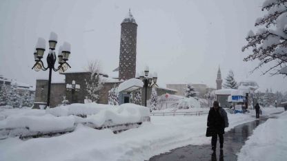 Erzurum’da Kar Alarmı: Meteoroloji’den Gece Yarısı ve Çığ Uyarısı