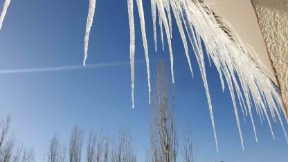 Başkale’de Bahar Beklerken Kış Geri Döndü: Eksi 18 Derecede Yaşam Mücadelesi