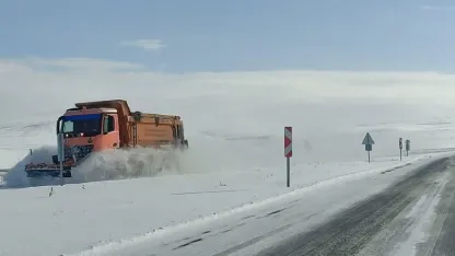 Ardahan’da Kar ve Şiddetli Tipi Ulaşımı Geçit Vermez Hale Getirdi
