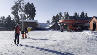 Iğdır’a komşu kapısında kar rekoru: Kristal karlar diyarında sezon uzatıldı!