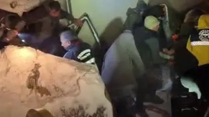 Karayazı’da Kamyonlar Çarpıştı: 1 Ölü