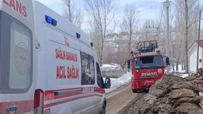 Başkale’de Korkutan Ev Yangını: 3 Çocuk Hastaneye Kaldırıldı