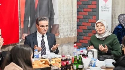 Devletin Emanetleri İftar Sofrasında: Vali Baruş ve Eşi Çocukları Yalnız Bırakmadı