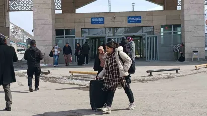 Savaşın Gölgesinde Dönüş Yolculuğu: Kapıköy'de İranlıların Zorunlu Ayrılışı