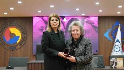 Erzurumda 8 Mart kapsamında Erzurum Hanımefendileri söyleşisi düzenlendi