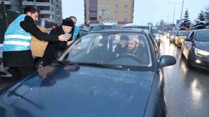 İftara yetişemeyenlerin imdadına Başkan Sekmen yetişti