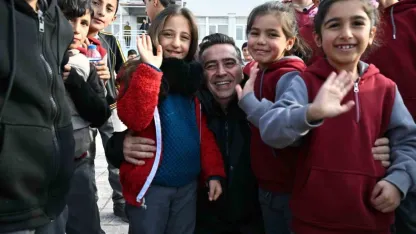 Ağrılı öğrencilerin polis abisi: Göksel Önder'den anlamlı ziyaretler