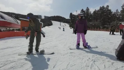 Sarıkamış Kayak Merkezi'nde bahar ayı kayak keyfi