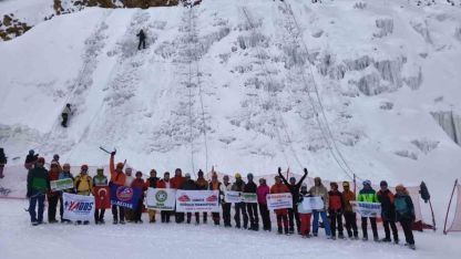 Palandöken’de Ekstrem Sınav: Dağcılar Buz Duvarında Uzmanlaşıyor