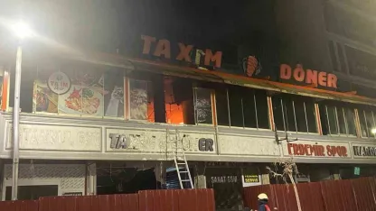 Van’ın İpekyolu İlçesinde Dönerci Dükkânında Yangın Çıktı