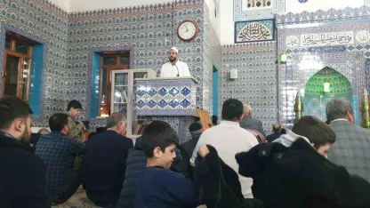 Başkale'de Kadir Gecesi Coşkusu: Camiler Doldu Taştı