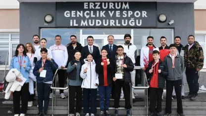 Erzurum’un Genç Taekwondocuları Bölge Şampiyonası’ndan 10 Madalya ile Döndü