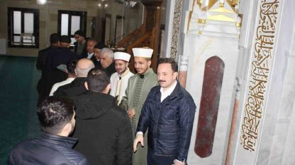 Malazgirt Bayram Namazında Kenetlendi: Cami Çıkışında Görülmeye Değer Manzaralar