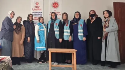 Erzurum'da Bayram Sabahı Hastanelerde Duygulandıran Anlar: Çocuklara Çifte Bayram Yaşatıldı