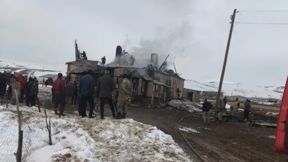 Başkale’de Bir Evde Çıkan Yangın İtfaiye Tarafından Söndürüldü