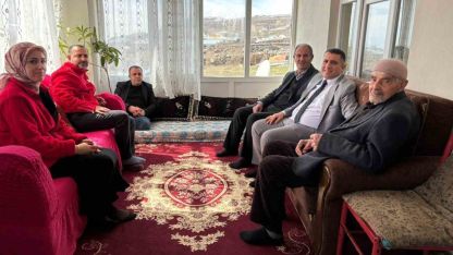 Muradiye'de Duygulandıran Ziyaret: Kapılar Bayram Sevinciyle Açıldı