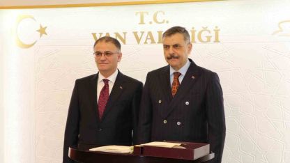 Bakan Çiftçi Van’a Geldi: Havalimanında Karşılama ve Yoğun Ziyaret Trafiği