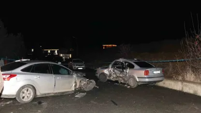 Oltu’da Korkunç Kaza: Kontrolden Çıkan Otomobil Banket Taşını Metrelerce Sürükledi