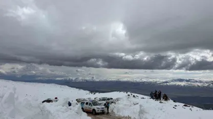 Ağrı Dağı'nda Zirve Dönüşü Panik: 5 Kişilik Gruptaki Dağcıdan Haber Alınamıyor