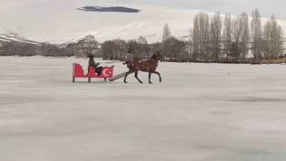 Çıldır Gölü’nde Atlı Kızak Sezonu Sona Erdi