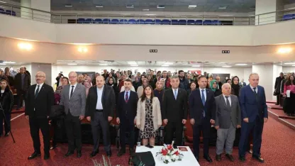 Erzurum'da Eğitimcilere Yönelik Güvenli Gelecek İçin Dijital Okuryazarlık Semineri Düzenlendi