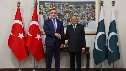 Dışişleri Bakanı Hakan Fidan Pakistan’da Bölgesel Temaslarda Bulundu