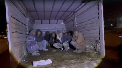 Kars’ta Göçmen Operasyonu: 12 Düzensiz Göçmen Yakalandı, 4 Organizatör Tutuklandı