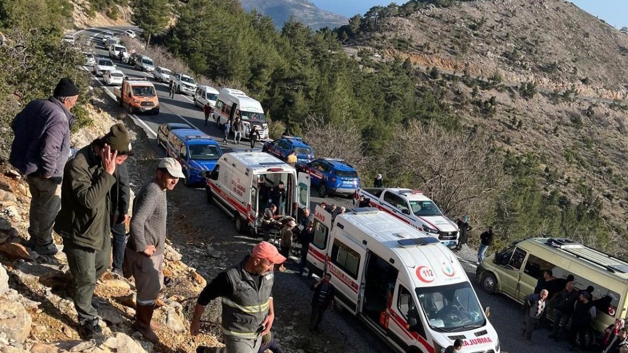 Anamur’da Katliam Gibi Kaza: İşçi Servisi Uçuruma Yuvarlandı