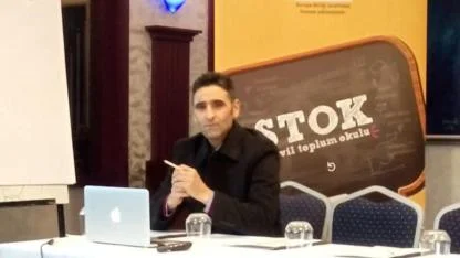 "Arılar Ölürse İnsanlık Yok Olur!" Selçuk Aktaş’tan İklim ve Arıcılık Raporu