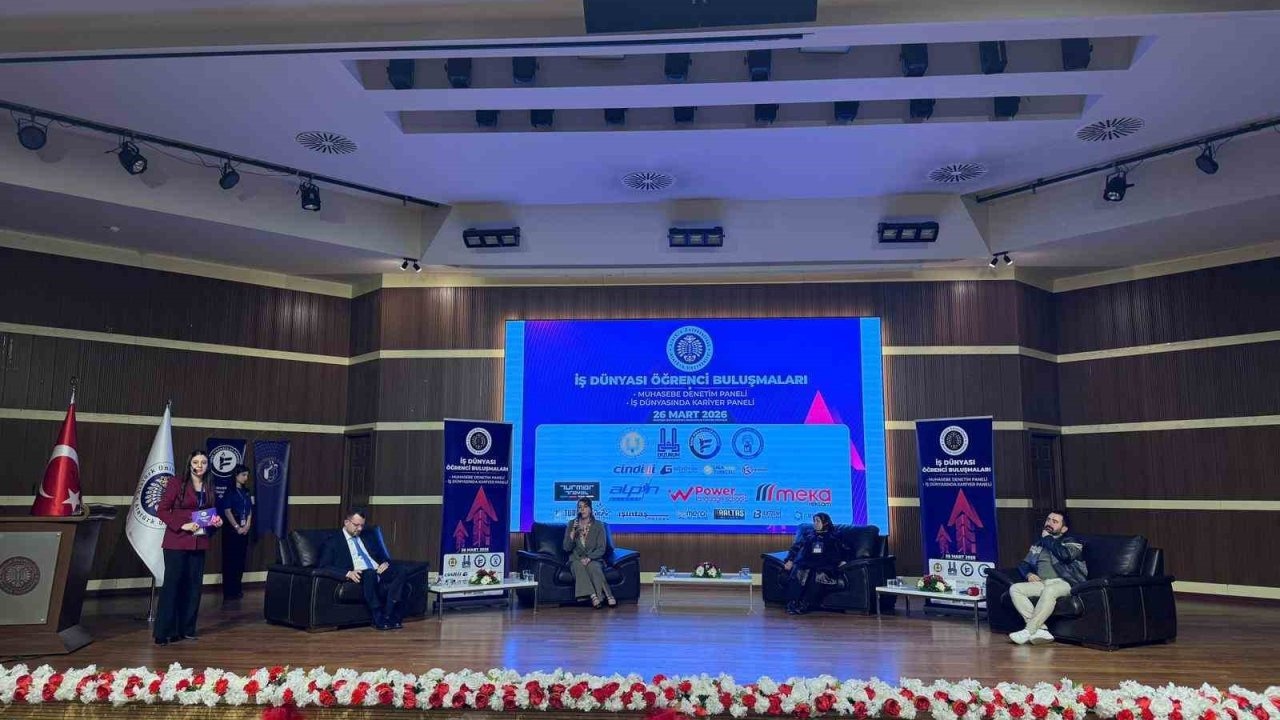 Atatürk Üniversitesinde Sektör ve Öğrenci Dünyasını Buluşturan Dev Zirve Gerçekleştirildi