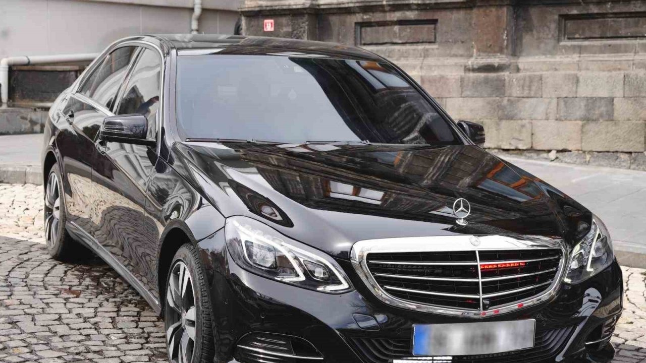 Azerbaycan Kars Başkonsolosluğu'ndan Kars Belediyesi'ne Kardeşlik Jesti