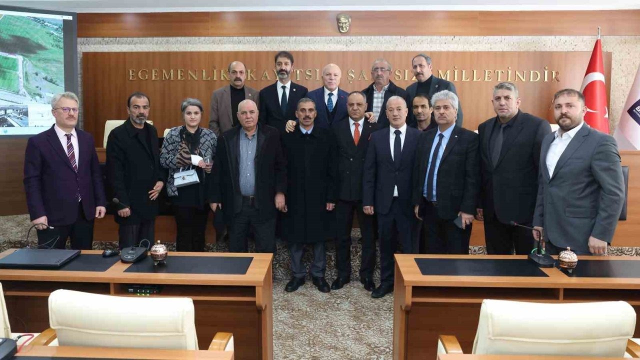 Başkan Sekmen Muhtarlarla Bir Araya Geldi: Erzurum İçin Ortak Akıl Vurgusu