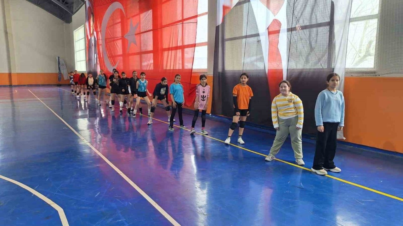 Bulanık’ta Gençler Sportif Kurslarla Hem Eğleniyor Hem de Sağlıklı Yaşam İçin Teşvik Ediliyor