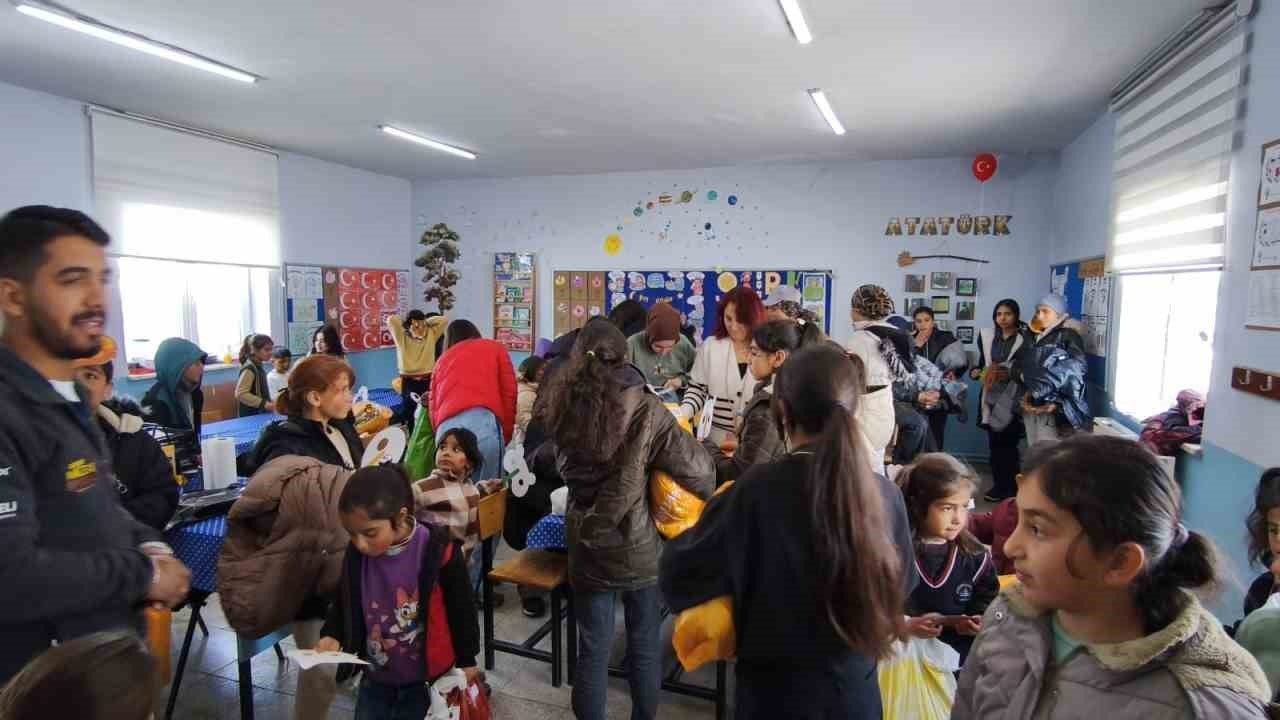 Erzurum’da Minik Eller Bayram Öncesi Sevindi