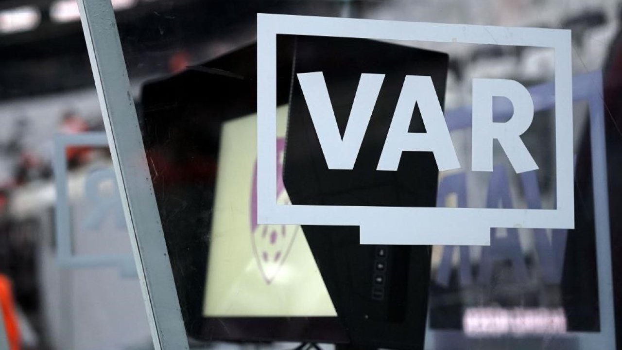 Galatasaray ile RAMS Başakşehir arasındaki kritik maçın hakemleri belli oldu