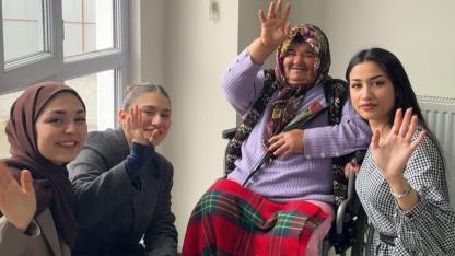 Genç Yüreklerden Büyüklere Vefa: Iğdır Üniversitesi Öğrencilerinden Anlamlı Ziyaret