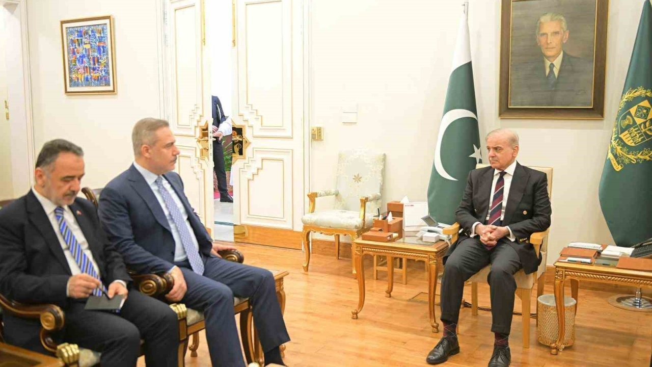 Hakan Fidan İslamabad’da Pakistan Başbakanı Şerif Tarafından Kabul Edildi