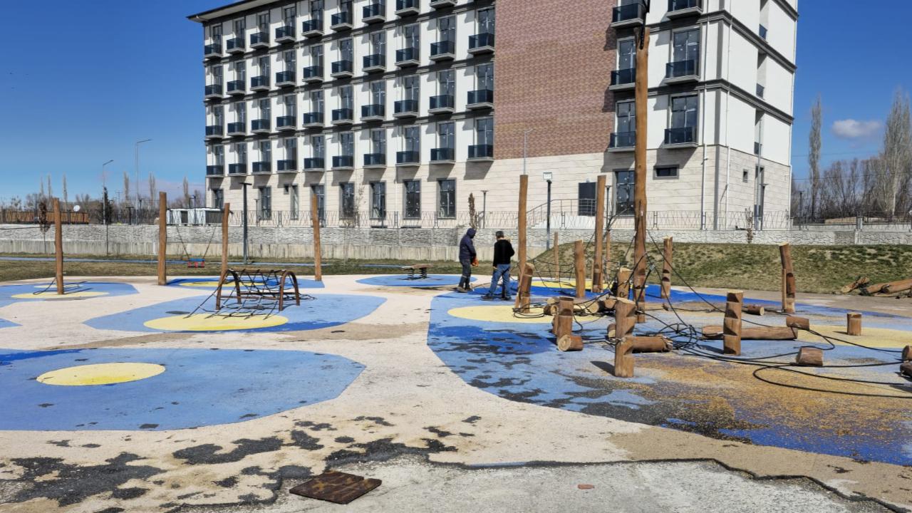 Iğdır Millet Bahçesi’nde Yenileme Çalışmaları Başladı