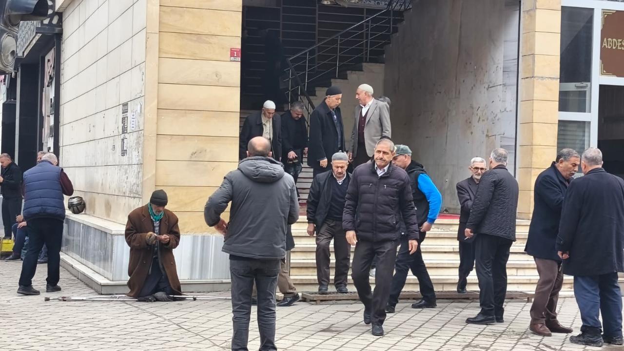 Iğdır Sokaklarında Değişmeyen Manzara: Dilencilik “Mesai” Gibi Devam Ediyor!