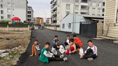 Iğdır’da Bayram Şeker Toplayan Çocuklardan Renkli Görüntüler