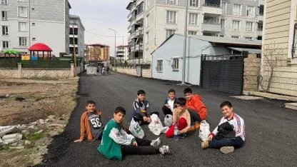 Iğdır’da Bayram Şeker Toplayan Çocuklardan Renkli Görüntüler