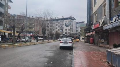 Iğdır'da Bayramın İlk Gününde Hava Sıcaklığı Düştü: Montlar Tekrar Çıktı