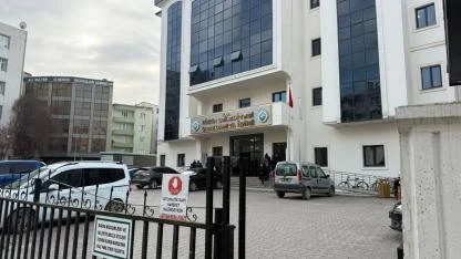 Iğdır’da Belediye Önünde Arbede!