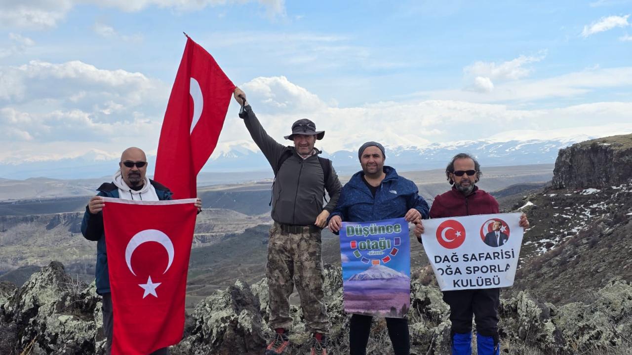 Iğdır’da Dağcılardan Orman Haftası’na Özel Doğa Yürüyüşü