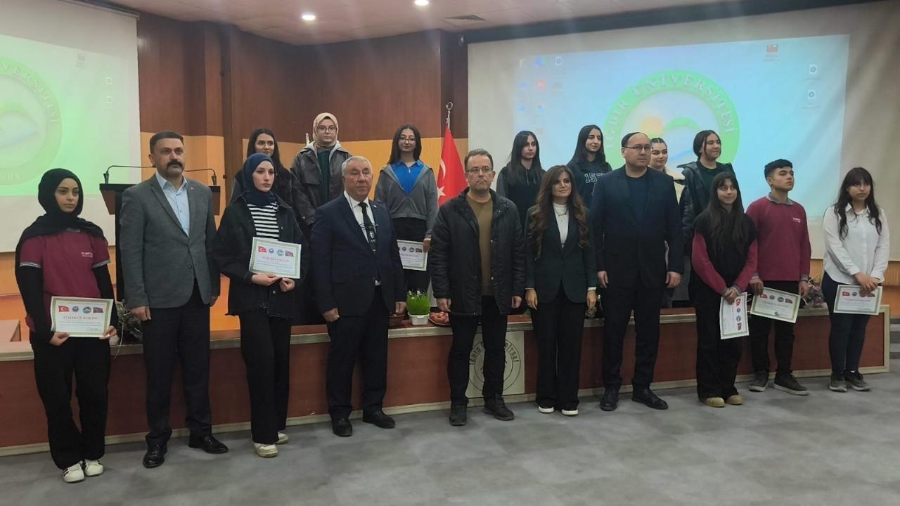 Iğdır’da Hocalı Ruhu Gençlerle Yaşıyor: Başarılı Öğrencilere Ödül Yağmuru